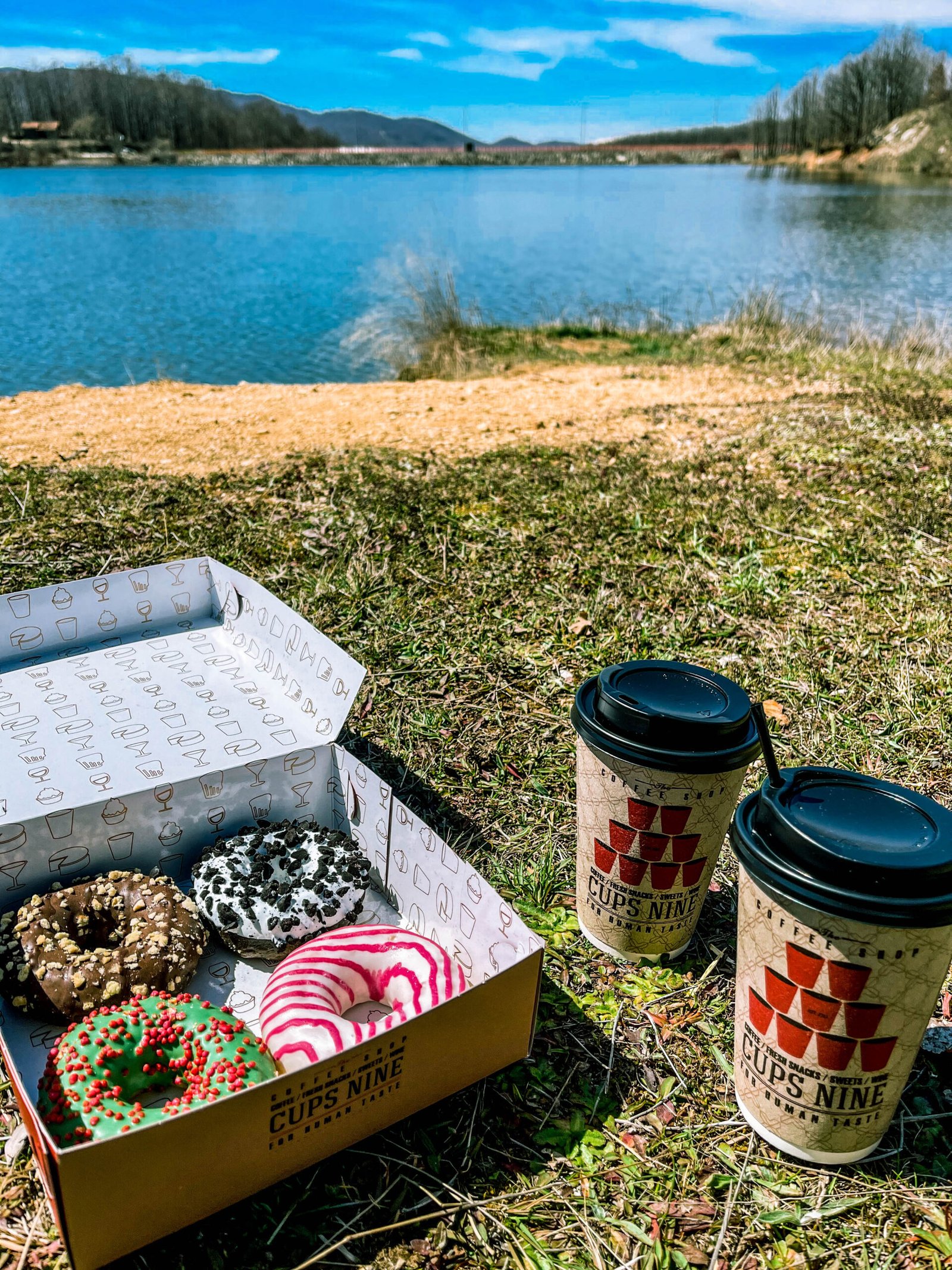 Καφές στο χέρι, Καφές πακέτο, take away cups nine