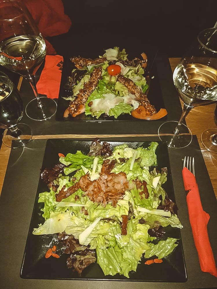 Σαλάτα by Cups Nine