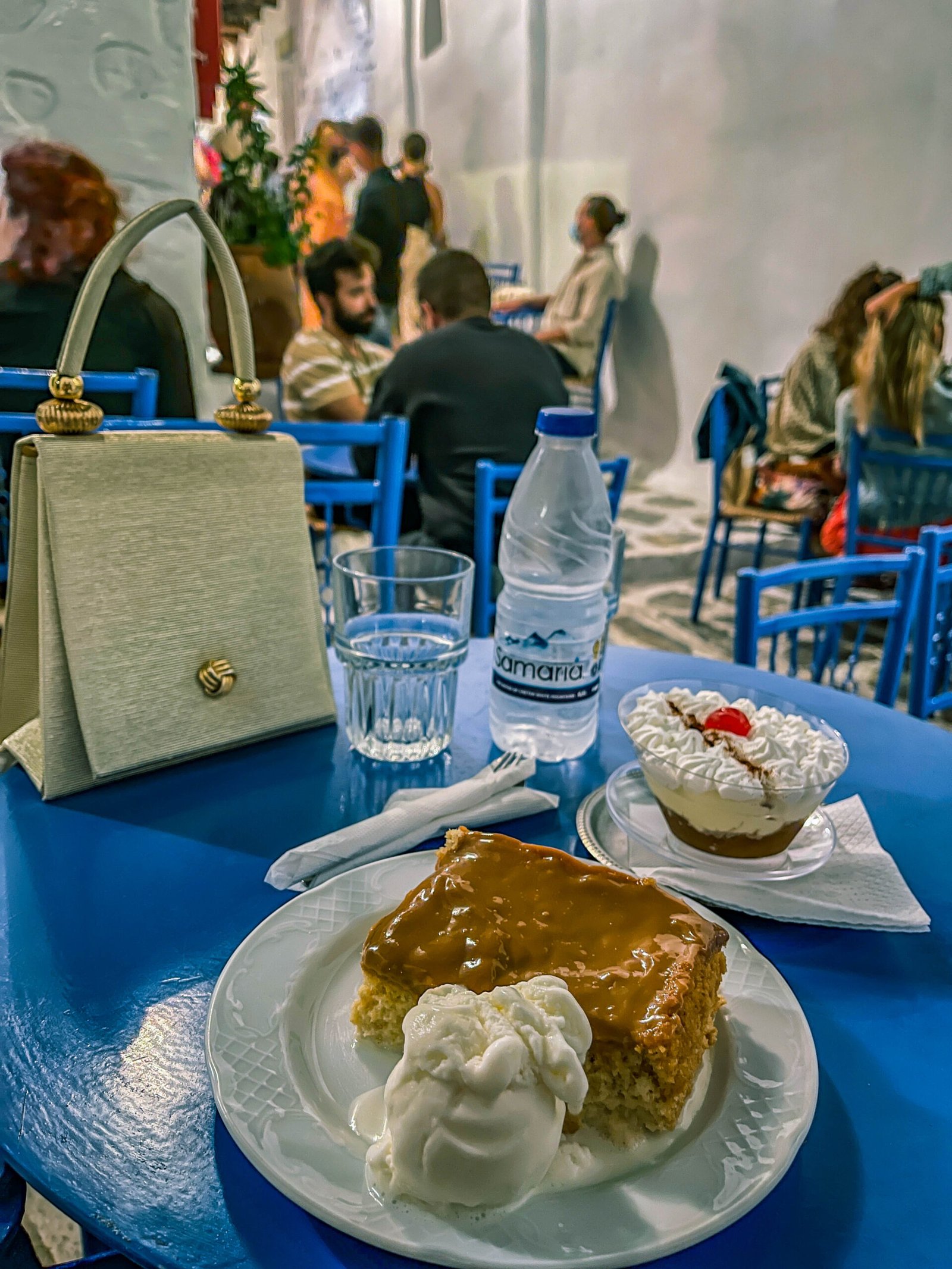 Γλυκές Αλχημείες στην Χώρα της Αμοργού